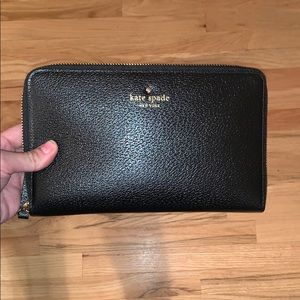 KATE SPADE passport wallet